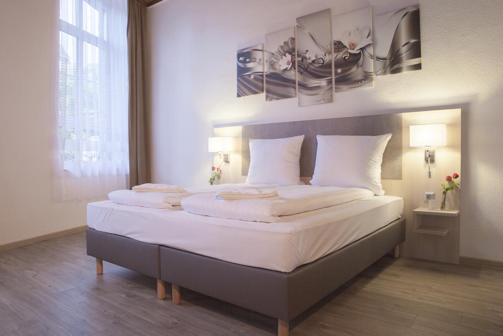 Hotel Schugt Brauweiler エクステリア 写真