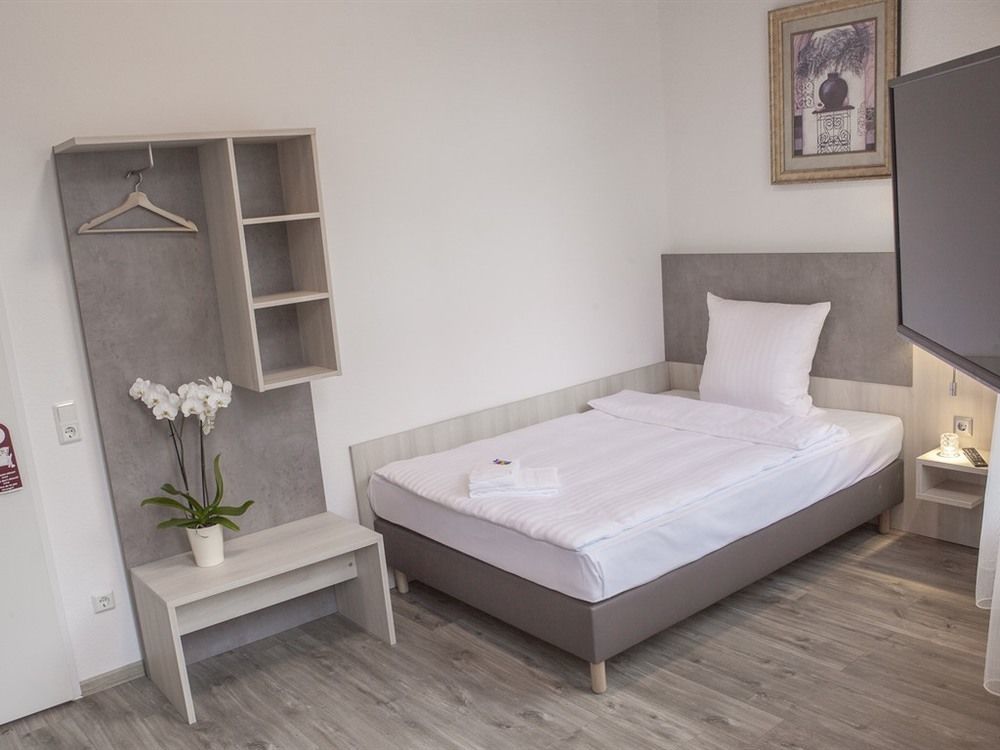 Hotel Schugt Brauweiler エクステリア 写真