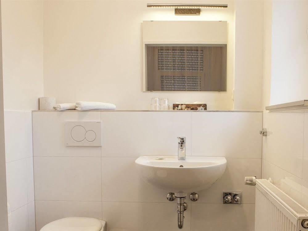 Hotel Schugt Brauweiler エクステリア 写真